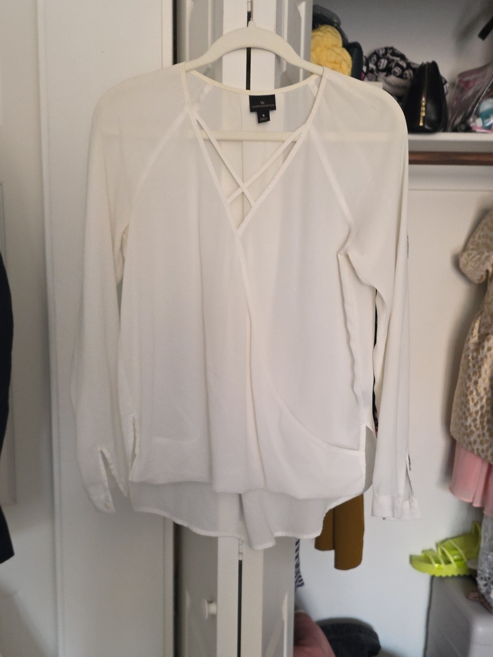 Worthington White Crisscross V-Neck Long Sleeve Blouse